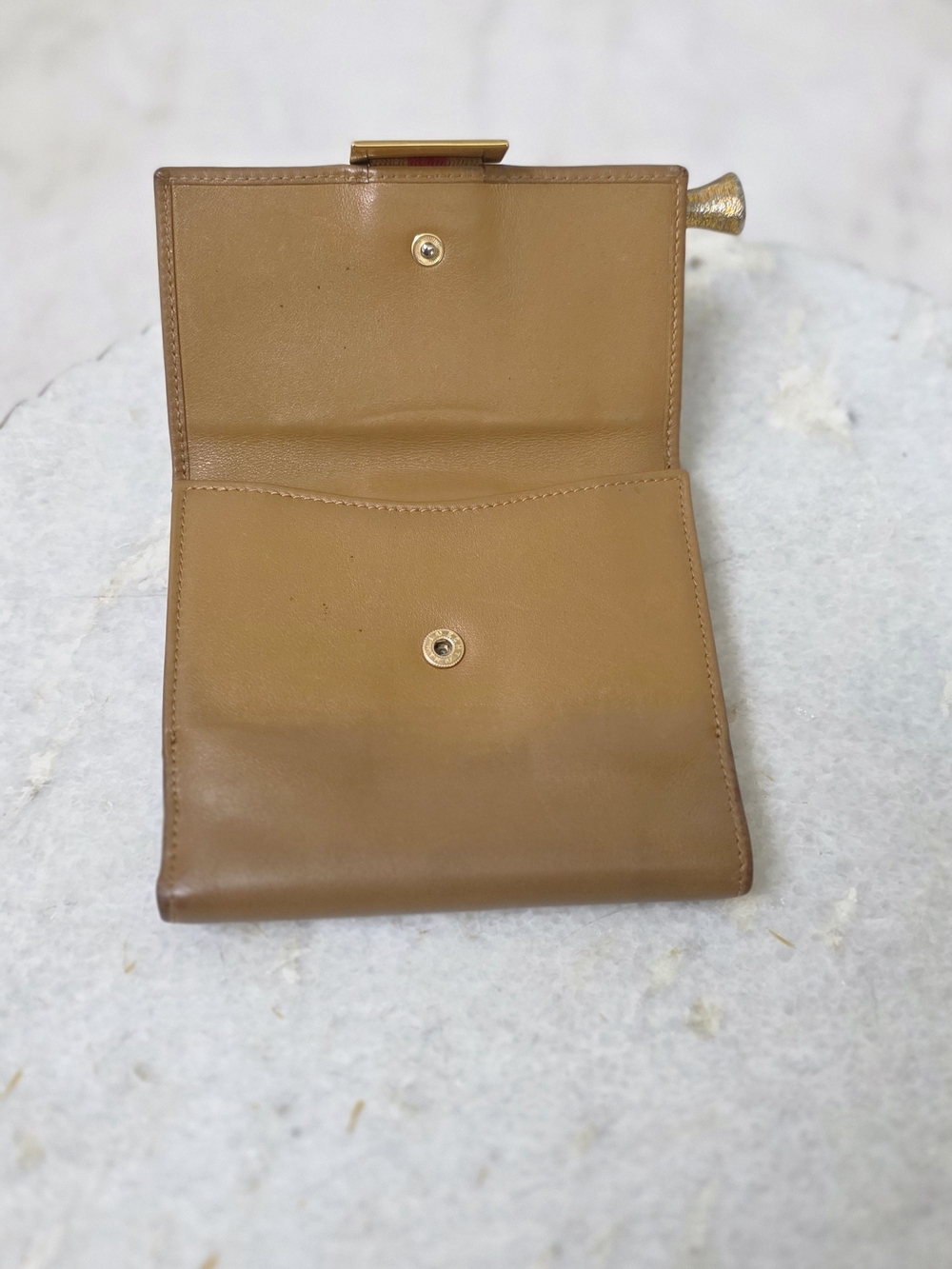 Authentic Vintage Gucci Tan Leather Bifold Wallet Web Stripe Clasp Made in Italy - Picture 7 of 16